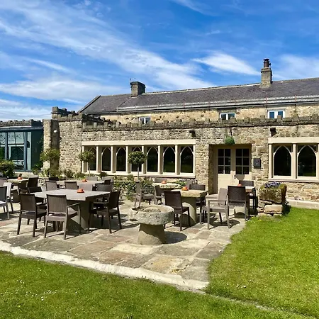 Akebar Park * Leyburn